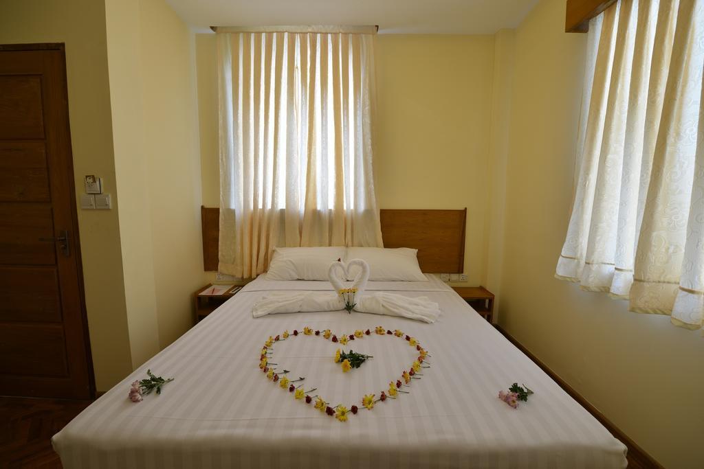 Northern Breeze Hotel Баган Екстериор снимка