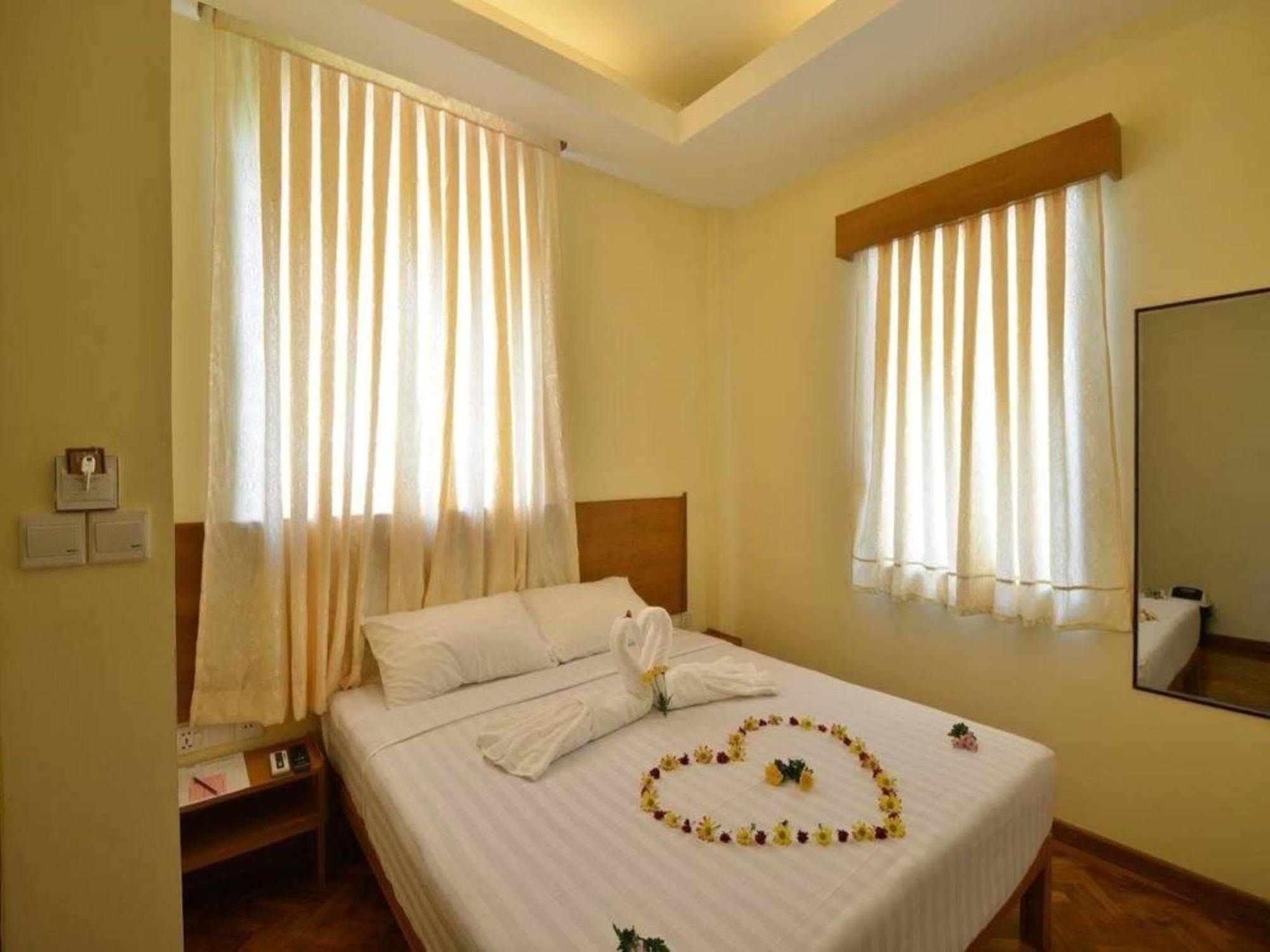 Northern Breeze Hotel Баган Екстериор снимка