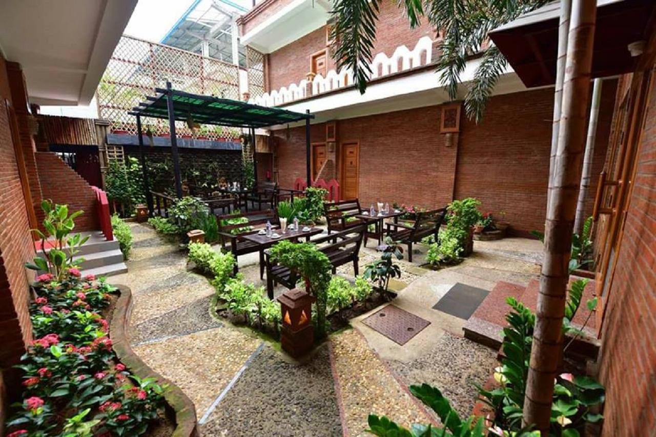 Northern Breeze Hotel Баган Екстериор снимка